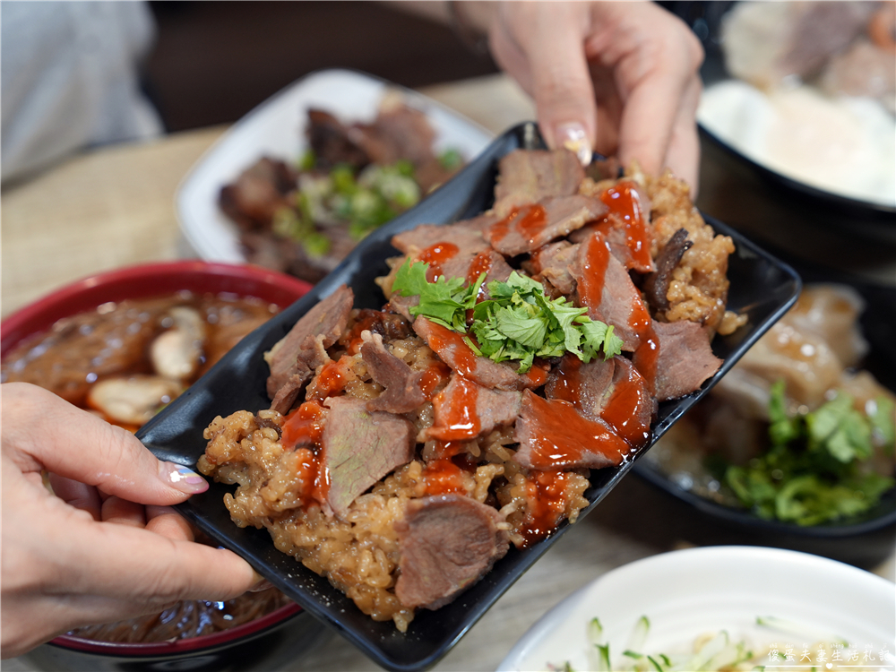 【苗栗頭份美食】『戀上麵線』不只有麵線！肉圓、油飯、鍋燒通通吃得到，豐盛的在地日常小吃！ @傻蛋夫妻生活札記