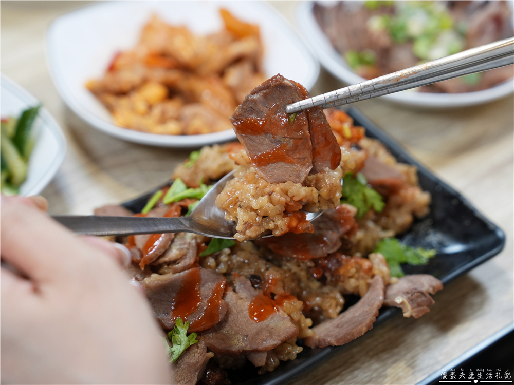 【苗栗頭份美食】『戀上麵線』不只有麵線!肉圓、油飯、鍋燒通通吃得到,豐盛的在地日常小吃! @傻蛋夫妻生活札記 【苗栗頭份美食】『戀上麵線』不只有麵線!肉圓、油飯、鍋燒通通吃得到,豐盛的在地日常小吃! @傻蛋夫妻生活札記