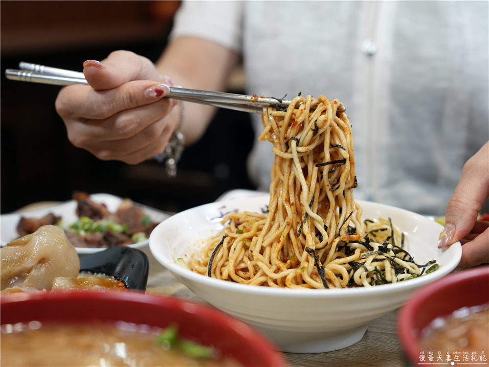 【苗栗頭份美食】『戀上麵線』不只有麵線!肉圓、油飯、鍋燒通通吃得到,豐盛的在地日常小吃! @傻蛋夫妻生活札記 【苗栗頭份美食】『戀上麵線』不只有麵線!肉圓、油飯、鍋燒通通吃得到,豐盛的在地日常小吃! @傻蛋夫妻生活札記
