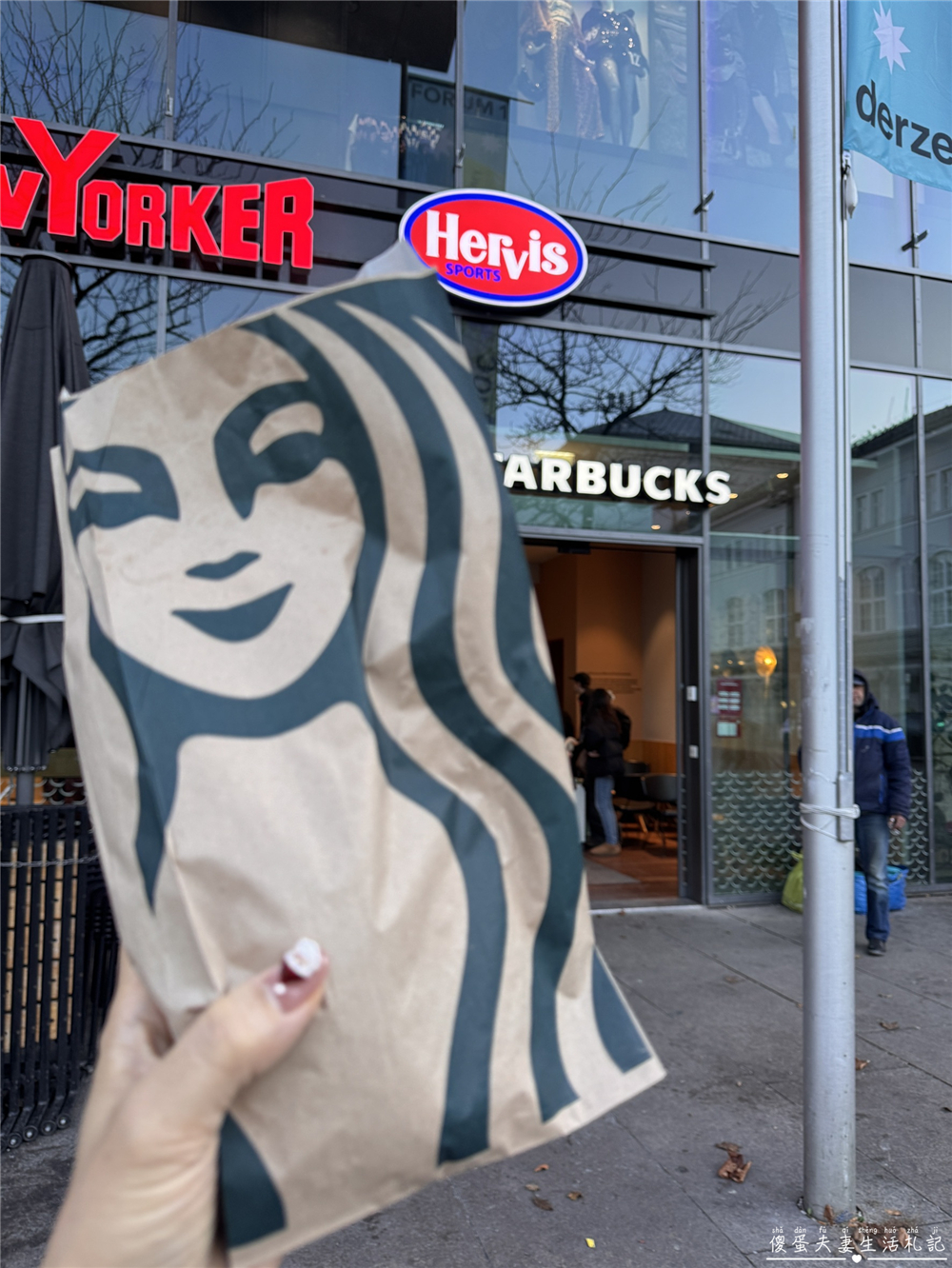 【奧地利薩爾茲堡住宿】『H+ Hotel Salzburg』開箱！薩爾茲堡中央車站旁，交通便利、生活機能超方便，高CP值四星級住宿~ @傻蛋夫妻生活札記