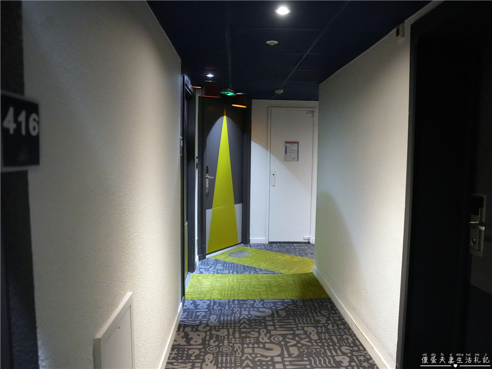 【法國史特拉斯堡住宿】『史特拉斯堡中央車站宜必思快捷酒店 / ibis budget Strasbourg Centre Gare』史特拉斯堡中央車站正對面！交通超方便的三人房住宿開箱~~ @傻蛋夫妻生活札記
