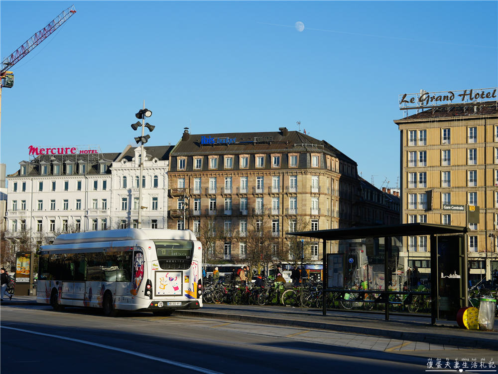 【法國史特拉斯堡住宿】『史特拉斯堡中央車站宜必思快捷酒店 / ibis budget Strasbourg Centre Gare』史特拉斯堡中央車站正對面！交通超方便的三人房住宿開箱~~ @傻蛋夫妻生活札記