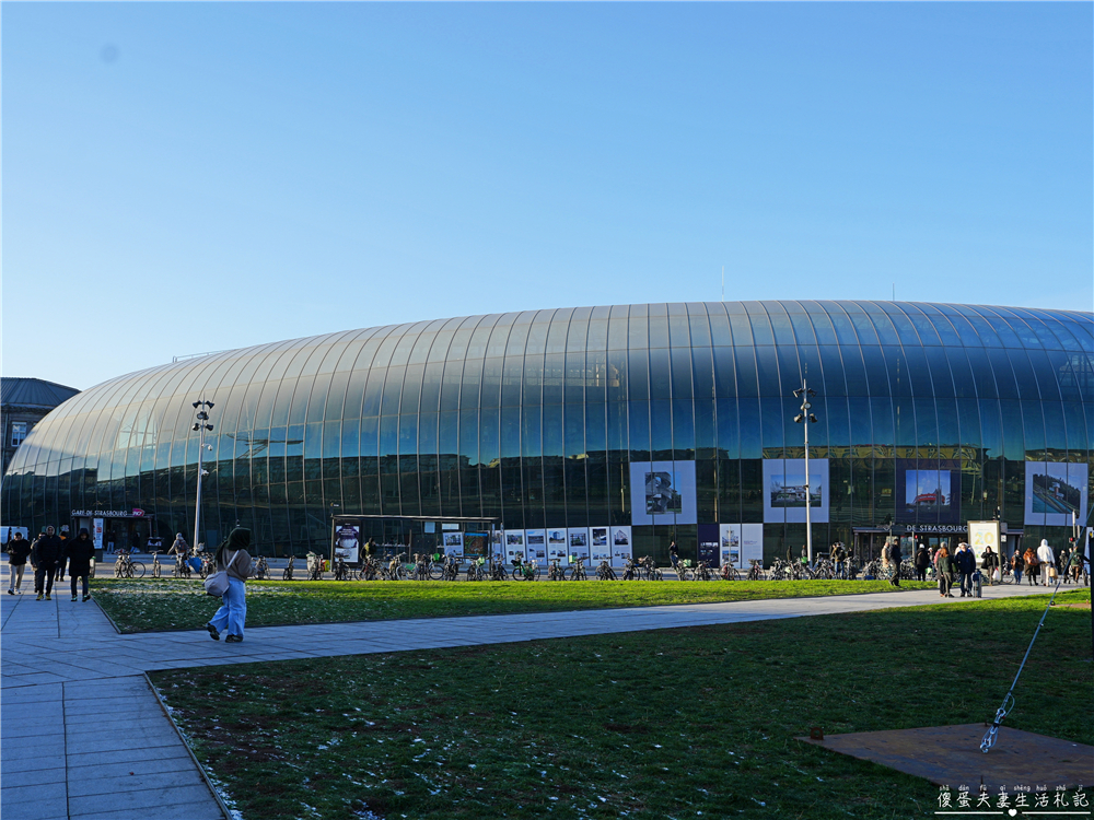 【法國史特拉斯堡住宿】『史特拉斯堡中央車站宜必思快捷酒店 / ibis budget Strasbourg Centre Gare』史特拉斯堡中央車站正對面！交通超方便的三人房住宿開箱~~ @傻蛋夫妻生活札記