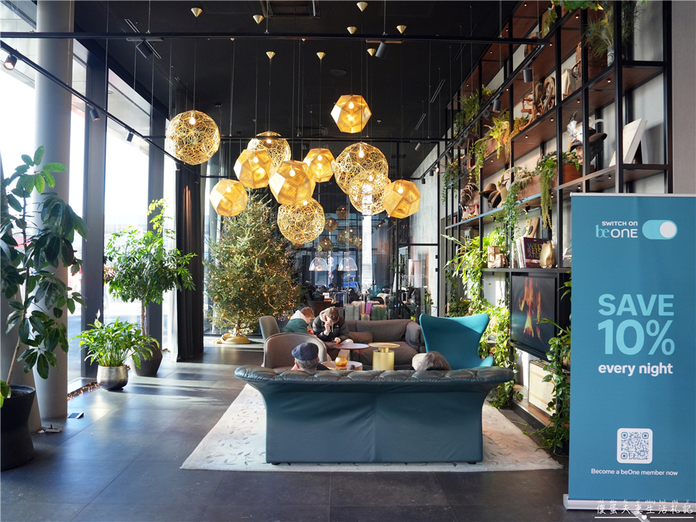 【奧地利因斯布魯克住宿】『Motel One Innsbruck』坐擁阿爾卑斯山景!因斯布魯克車站旁高質感精品旅店~ @傻蛋夫妻生活札記 【奧地利因斯布魯克住宿】『Motel One Innsbruck』坐擁阿爾卑斯山景!因斯布魯克車站旁高質感精品旅店~ @傻蛋夫妻生活札記