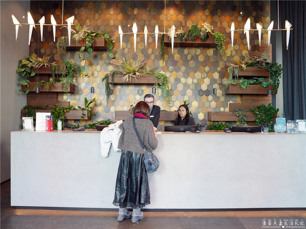 【奧地利因斯布魯克住宿】『Motel One Innsbruck』坐擁阿爾卑斯山景!因斯布魯克車站旁高質感精品旅店~ @傻蛋夫妻生活札記 【奧地利因斯布魯克住宿】『Motel One Innsbruck』坐擁阿爾卑斯山景!因斯布魯克車站旁高質感精品旅店~ @傻蛋夫妻生活札記