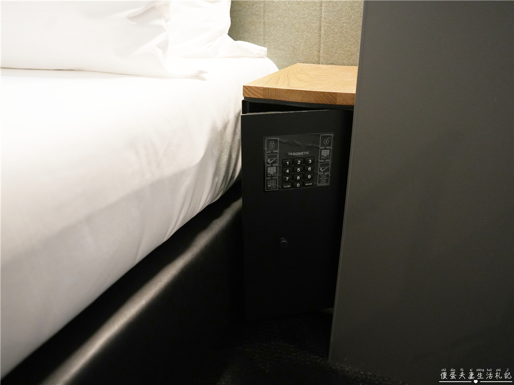 【奧地利因斯布魯克住宿】『Motel One Innsbruck』坐擁阿爾卑斯山景!因斯布魯克車站旁高質感精品旅店~ @傻蛋夫妻生活札記 【奧地利因斯布魯克住宿】『Motel One Innsbruck』坐擁阿爾卑斯山景!因斯布魯克車站旁高質感精品旅店~ @傻蛋夫妻生活札記