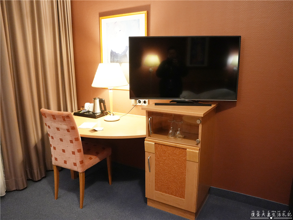【德國加爾米施-帕滕基興住宿】『肯尼格索夫酒店 / Hotel K&ouml;nigshof』GP小鎮火車站旁！房間寬敞還附早餐喔~~ @傻蛋夫妻生活札記