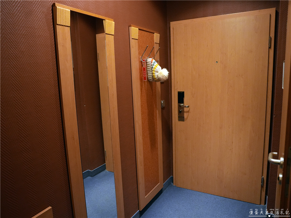 【德國加爾米施-帕滕基興住宿】『肯尼格索夫酒店 / Hotel K&ouml;nigshof』GP小鎮火車站旁！房間寬敞還附早餐喔~~ @傻蛋夫妻生活札記