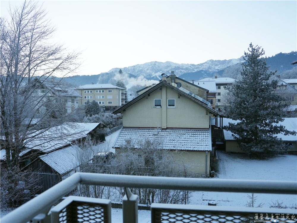 【德國加爾米施-帕滕基興住宿】『肯尼格索夫酒店 / Hotel K&ouml;nigshof』GP小鎮火車站旁！房間寬敞還附早餐喔~~ @傻蛋夫妻生活札記