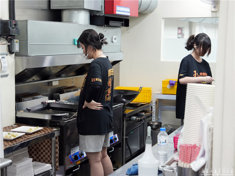 【台中北區美食】『夜市王玉里臭豆腐-一中店』一中街巷子內美食！來自花蓮的超人氣臭豆腐！ @傻蛋夫妻生活札記