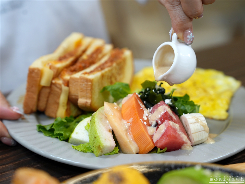 【台中東區美食】『阿飛Brunch』森林系早午餐！藏身巷弄的超Chill質感系台中早午餐~ @傻蛋夫妻生活札記