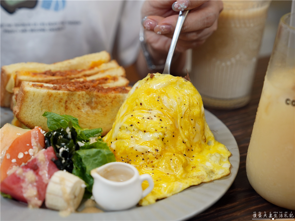 【台中東區美食】『阿飛Brunch』森林系早午餐！藏身巷弄的超Chill質感系台中早午餐~ @傻蛋夫妻生活札記