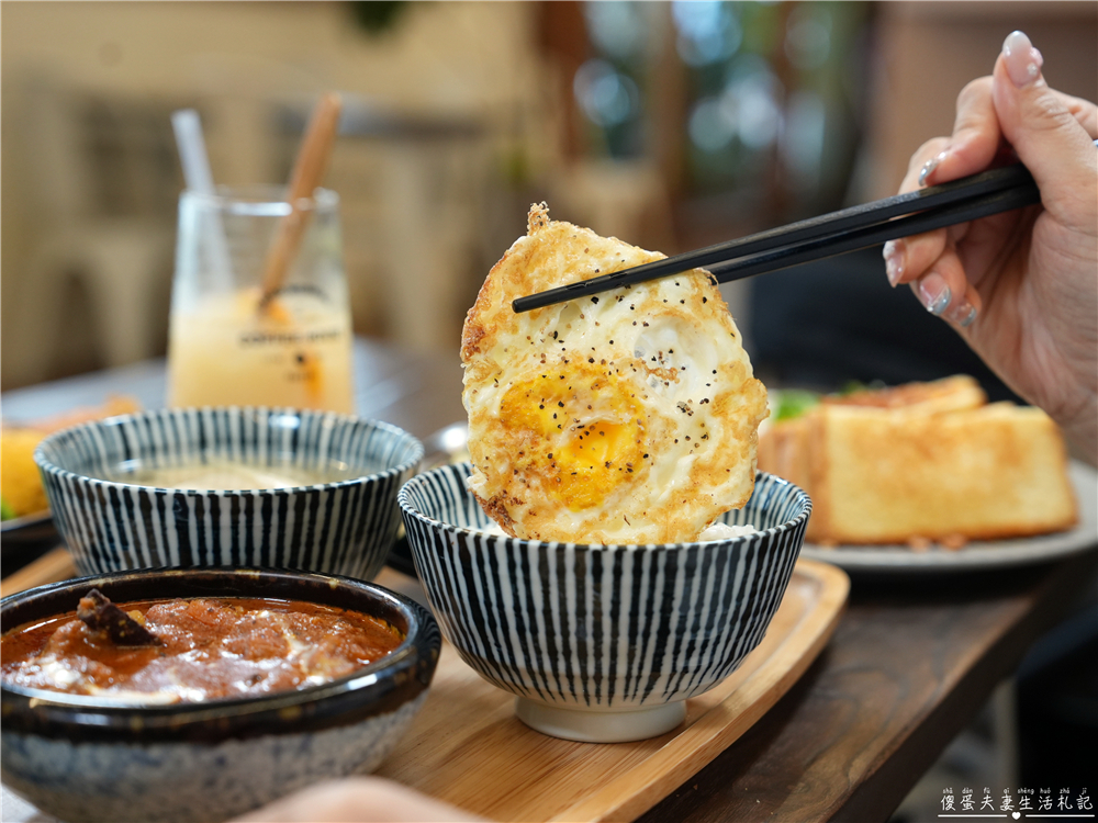 【台中東區美食】『阿飛Brunch』森林系早午餐！藏身巷弄的超Chill質感系台中早午餐~ @傻蛋夫妻生活札記