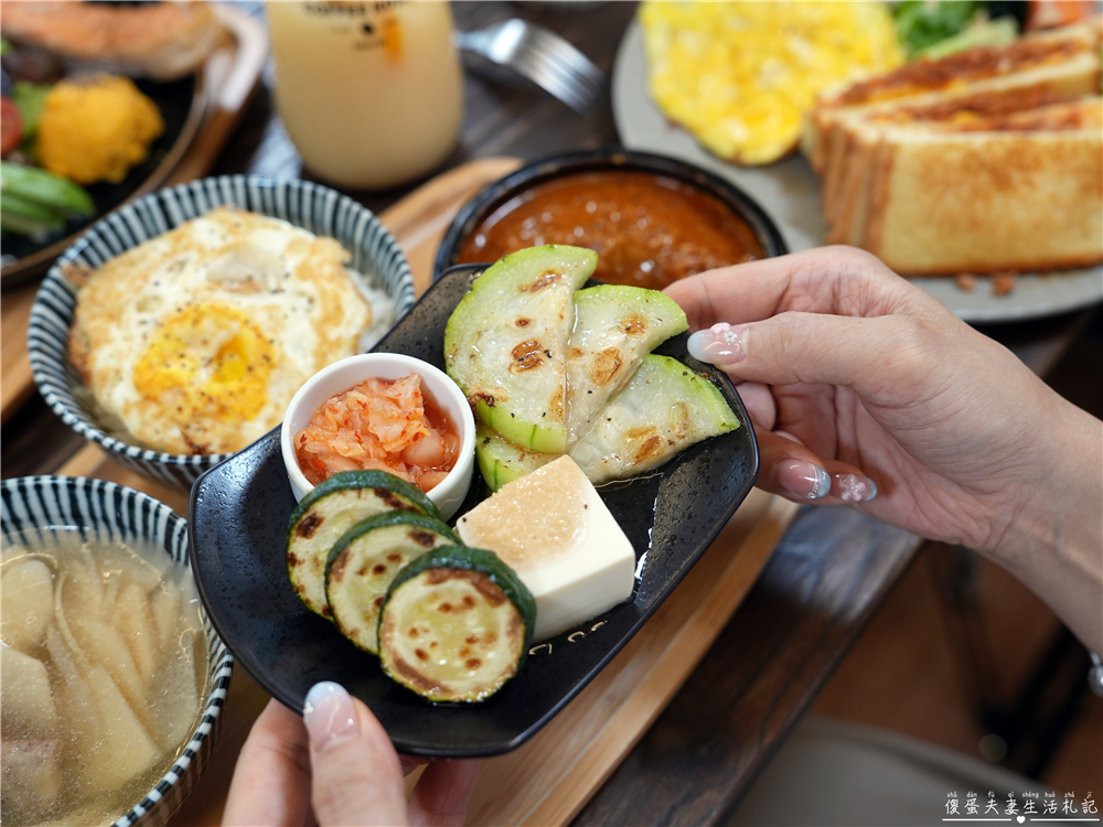 【台中東區美食】『阿飛Brunch』森林系早午餐！藏身巷弄的超Chill質感系台中早午餐~ @傻蛋夫妻生活札記