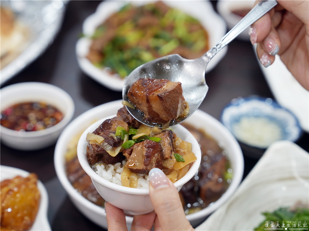 【苗栗頭份美食】『青記熱炒店』頭份聚餐好選擇！滿桌熱炒、包廂一次滿足~ @傻蛋夫妻生活札記