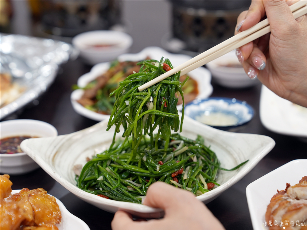 【苗栗頭份美食】『青記熱炒店』頭份聚餐好選擇！滿桌熱炒、包廂一次滿足~ @傻蛋夫妻生活札記