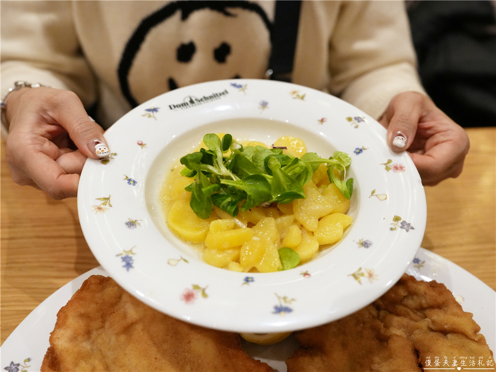 【奧地利維也納美食】『Dom Schnitzel』維也納高人氣炸排店！炸排、沙河蛋糕、皇帝煎餅都是招牌~ @傻蛋夫妻生活札記