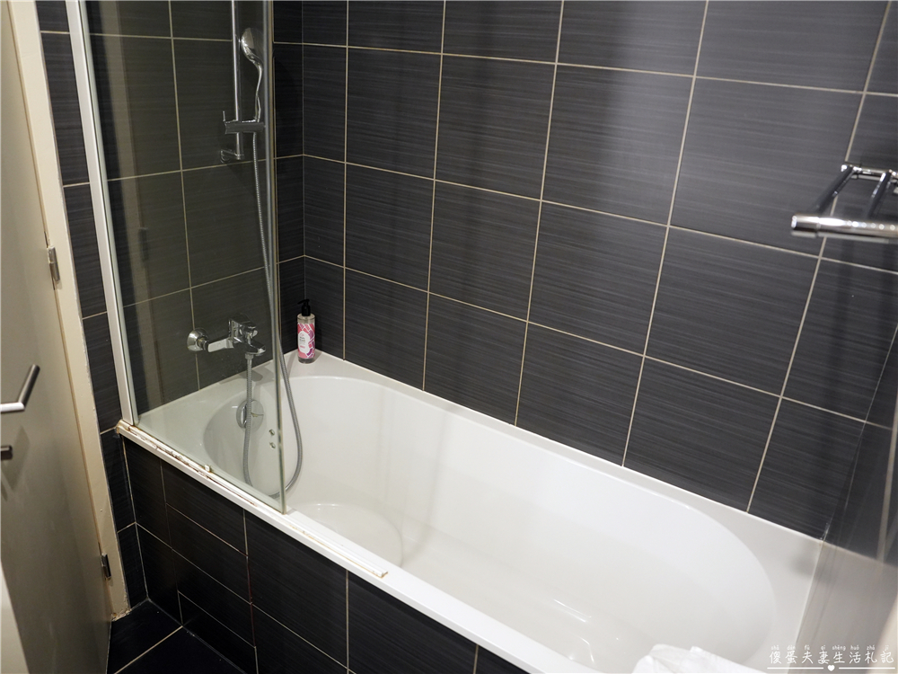 【法國巴黎住宿】『巴黎歌劇院阿德吉奧公寓酒店 / Aparthotel Adagio Paris Op&eacute;ra』歌劇院旁高CP值公寓式飯店！逛街方便、房間寬敞還有簡易廚房及浴缸~ @傻蛋夫妻生活札記