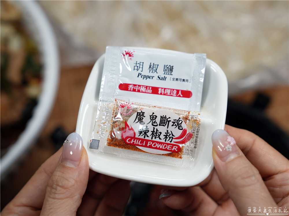 【台中太平美食】『鴨大哥港式脆皮烤鴨-太平育賢店』港式脆皮烤鴨一鴨三吃！鹹酥鴨、炒鴨架、片鴨一次滿足~~ @傻蛋夫妻生活札記