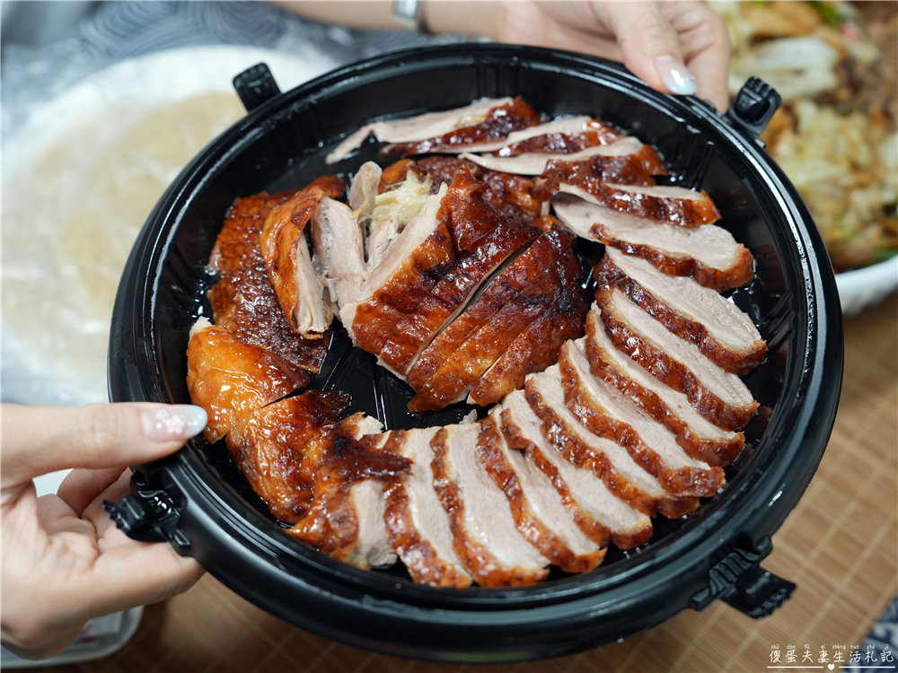 【台中太平美食】『鴨大哥港式脆皮烤鴨-太平育賢店』港式脆皮烤鴨一鴨三吃！鹹酥鴨、炒鴨架、片鴨一次滿足~~ @傻蛋夫妻生活札記