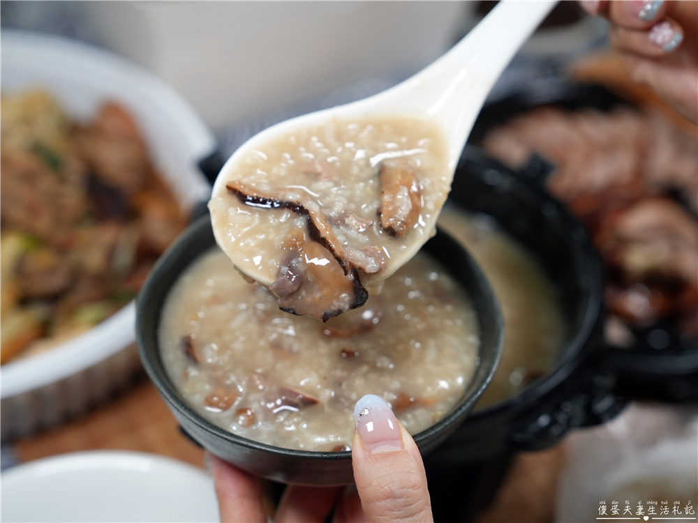 【台中太平美食】『鴨大哥港式脆皮烤鴨-太平育賢店』港式脆皮烤鴨一鴨三吃！鹹酥鴨、炒鴨架、片鴨一次滿足~~ @傻蛋夫妻生活札記