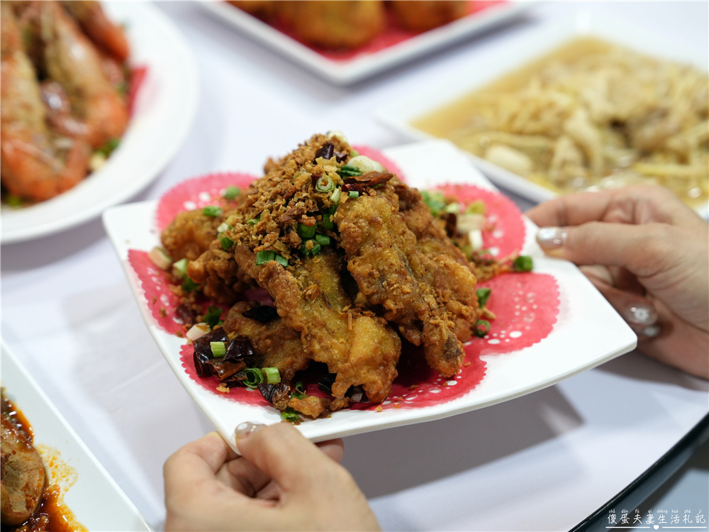 【苗栗頭份美食】『9453休閒釣蝦場』熱炒、釣蝦、撞球一站包辦！招牌泰國蝦料理澎派必點！ @傻蛋夫妻生活札記