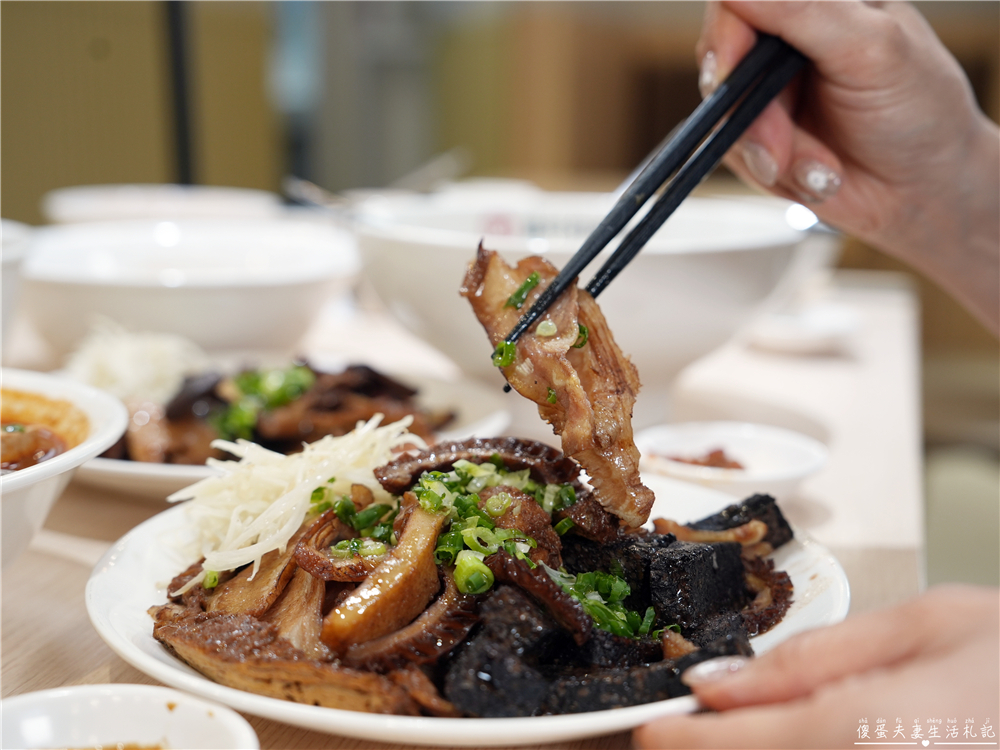 【苗栗市美食】『蔣好的味道 台式經典粥｜麵舖-苗栗府前店』文青風台式小吃！粥品、麵食、滷味一次吃~~ @傻蛋夫妻生活札記