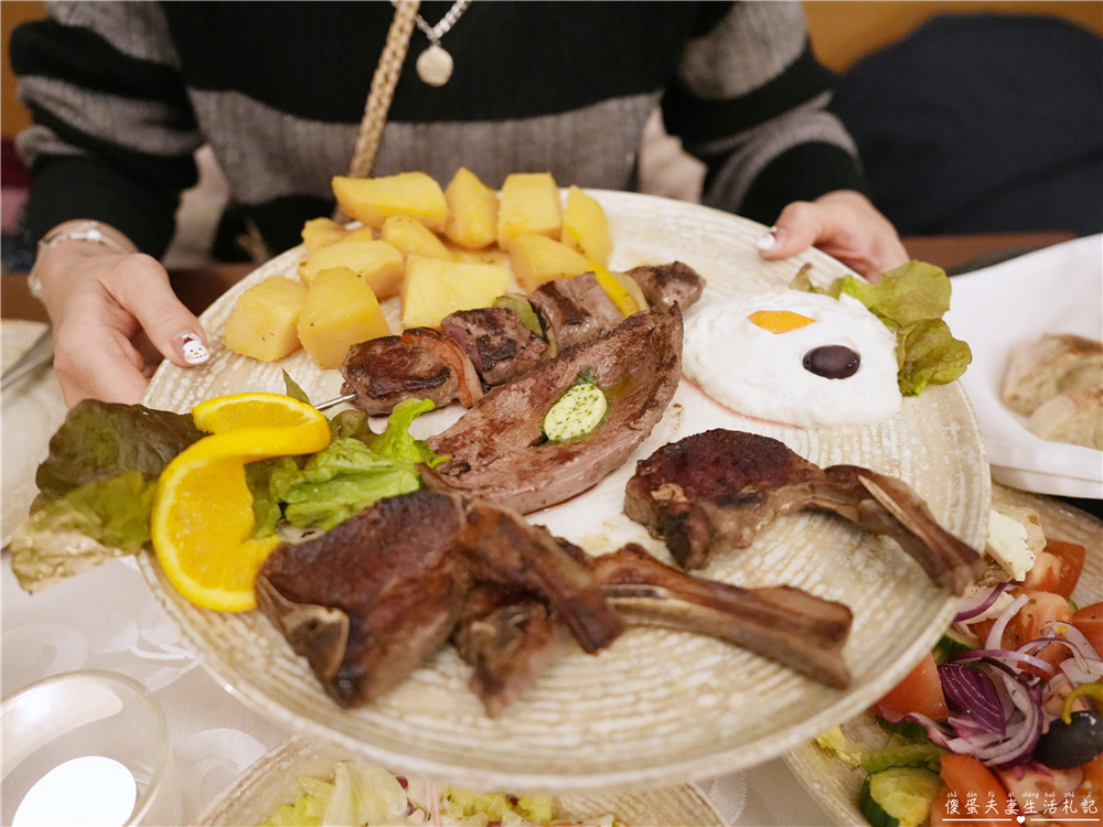 【奧地利薩爾茲堡美食】『Restaurant IRODION』烤肉、海鮮一次滿足!超人氣希臘料理餐廳~~ @傻蛋夫妻生活札記 【奧地利薩爾茲堡美食】『Restaurant IRODION』烤肉、海鮮一次滿足!超人氣希臘料理餐廳~~ @傻蛋夫妻生活札記