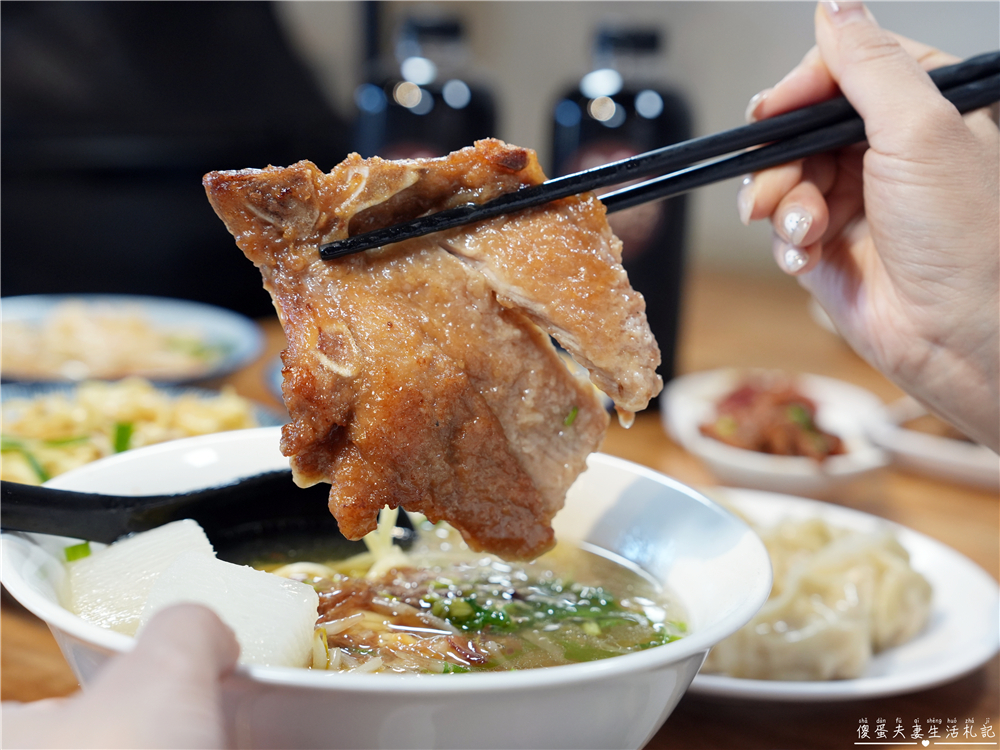 【苗栗頭份美食】『麵容餃好-頭份店』超美文青老宅風小吃！國宴客家乾板條、嫩煎古早味排骨湯麵、古早味肉燥飯通通都是招牌~ @傻蛋夫妻生活札記