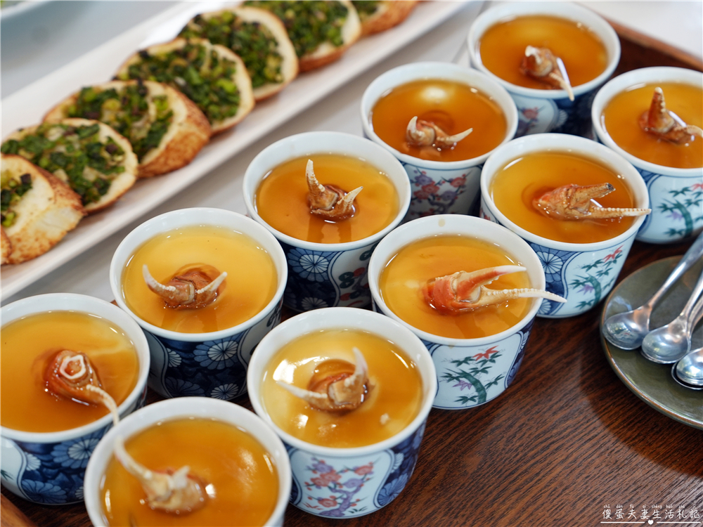 【苗栗頭份美食】『千八料亭日本料理』庭園裡的日式饗宴！黑鮪魚、帝王蟹氣勢上桌！2027年外帶年菜同步開跑！ @傻蛋夫妻生活札記