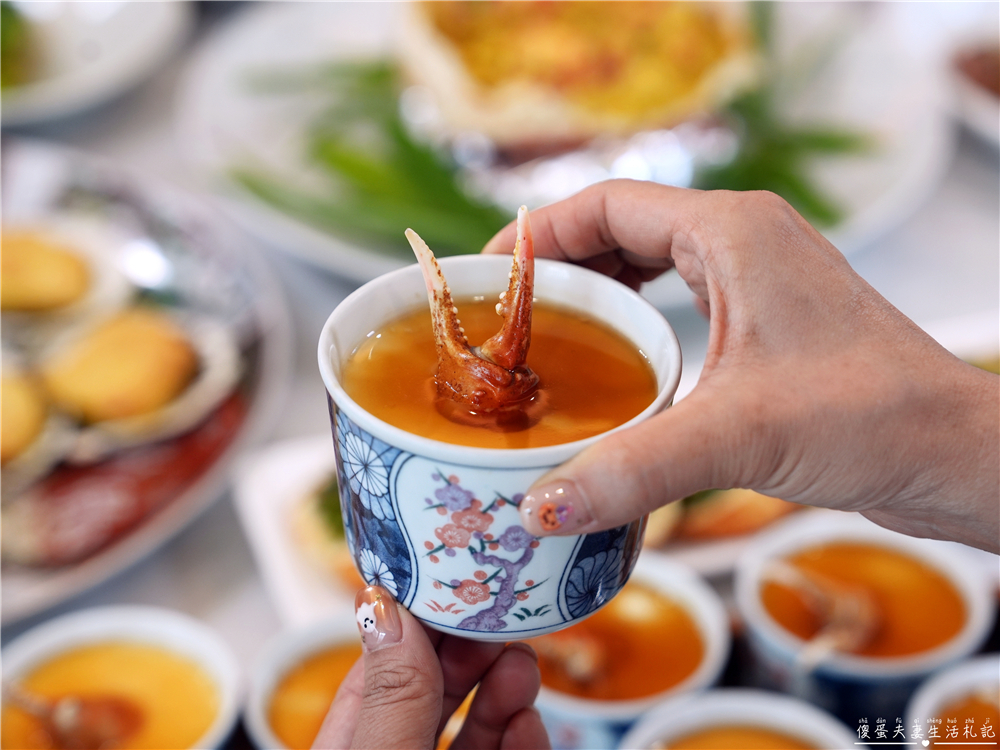 【苗栗頭份美食】『千八料亭日本料理』庭園裡的日式饗宴！黑鮪魚、帝王蟹氣勢上桌！2027年外帶年菜同步開跑！ @傻蛋夫妻生活札記