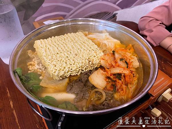 【苗栗市。美食】『食尚韓餐館』選擇多元、裝潢舒適！美味的韓式料理專賣店！ @傻蛋夫妻生活札記