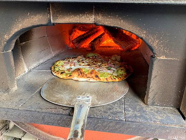 【台中多區。美食】『禾豐柴燒窯烤披薩』手工現做！柴香爆棚的美味窯烤披薩！ @傻蛋夫妻生活札記