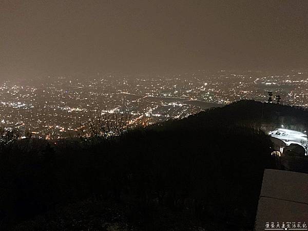 【日本北海道。景點】『藻岩山夜景』札幌必訪浪漫景點！日本最新三大夜景之一！ @傻蛋夫妻生活札記