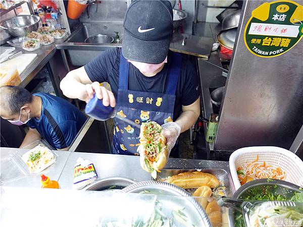 【台中東區。美食】『陳越南』越式Subway！新光市場內超美味的越式大麵包！ @傻蛋夫妻生活札記