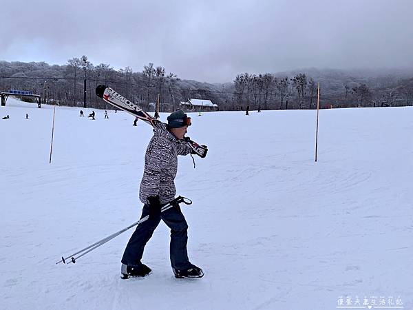 【日本福島。滑雪】『星野度假村貓魔滑雪場』眺望桧原湖！裏磐梯最棒的粉雪滑雪場！ @傻蛋夫妻生活札記